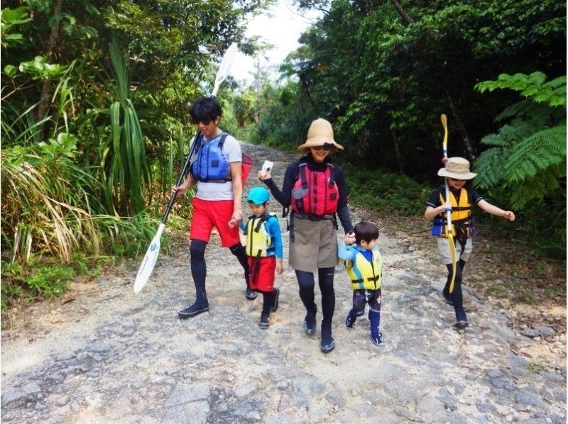 【Iriomote Island Canoe Trekking Jungle Sawa Play】 Leave it to Mashchanの紹介画像