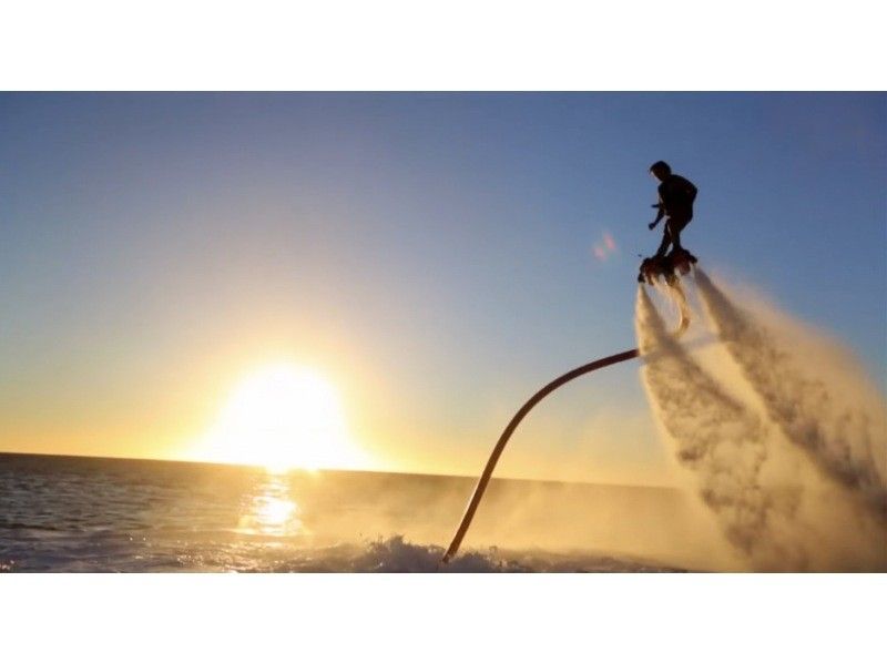 [Wakayama Prefecture] Flyboard! You can experience the latest and most advanced marine sports super new sensation at Nanki Shirahama!の紹介画像
