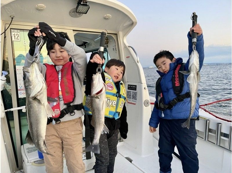 【都内駅チカ／浅草駅.築地駅.勝どき駅 】家族や仲間だけの &ldquo;完全貸切" フルレクチャーで安心！手ぶらで船釣りを楽しもう！の紹介画像