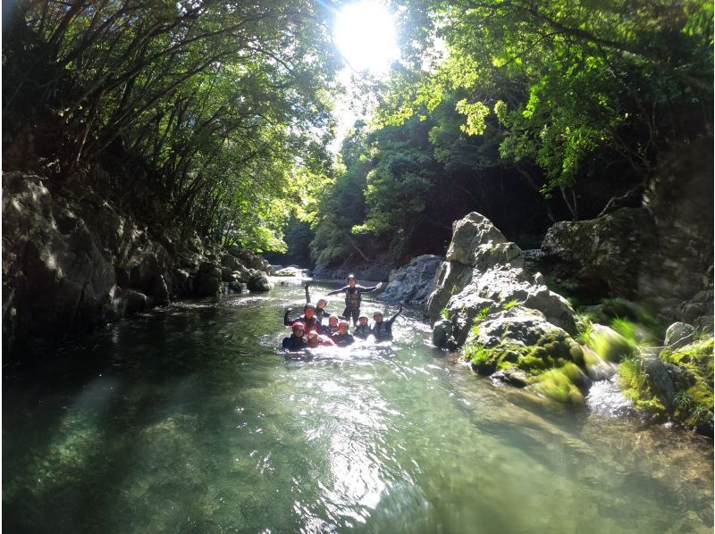 [Kumamoto Prefecture] Canyoning through streams (groups of 2-3 people)の紹介画像