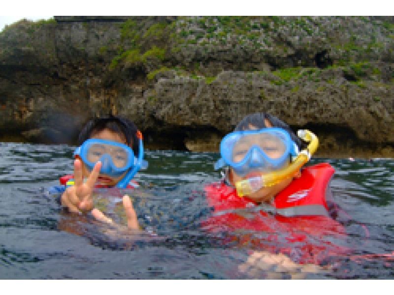【沖縄県恩納村】3歳からの青の洞窟へ行くキッズシュノーケリングボートコースの紹介画像