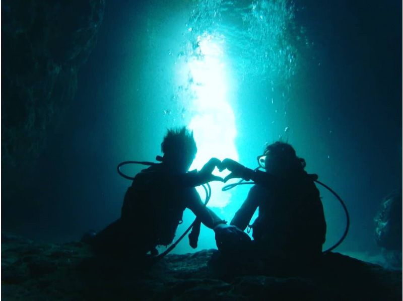 [Onna Village, Okinawa Prefecture] Okinawa Blue Cave Experience Diving & Sea Walk Set by Boatの紹介画像