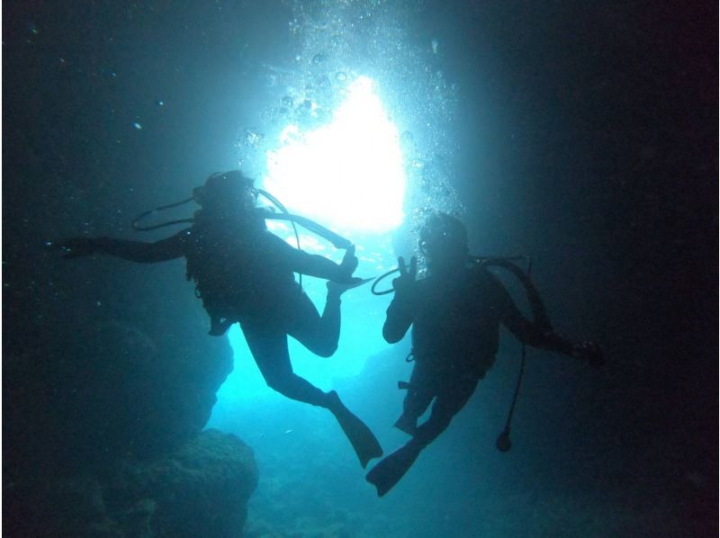 [Okinawa Blue Cave] Blue Cave Experience Diving by Boat & Onna Village Sea Walk Setの紹介画像