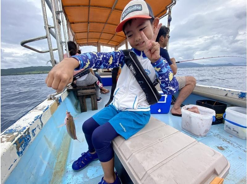 卒業旅行割引【石垣島・3時間】狙うは高級魚！！初心者も船長が完全サポート！半日船釣りコース【レンタル無料・手ぶらでOK】の紹介画像