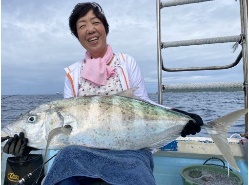 沖縄 石垣島 狙うは高級魚 初心者でも船長が完全サポート 手ぶらでok 半日大物釣りコース 居酒屋で調理可能 アクティビティジャパン