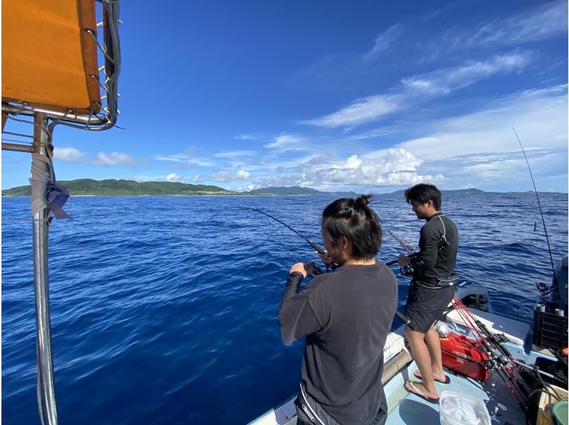 卒業旅行割引【石垣島・3時間】狙うは高級魚！！初心者も船長が完全サポート！半日船釣りコース【レンタル無料・手ぶらでOK】の紹介画像