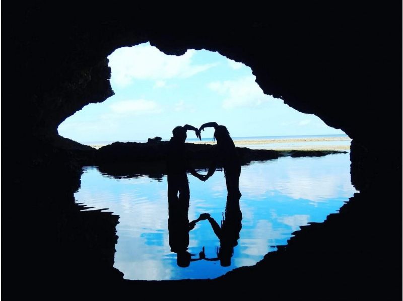 石垣島 当日予約OK ウミガメ割遇率95%ツアー写真無料プレゼント青の洞窟探検＆ウミガメシュノーケル 送迎付きの紹介画像