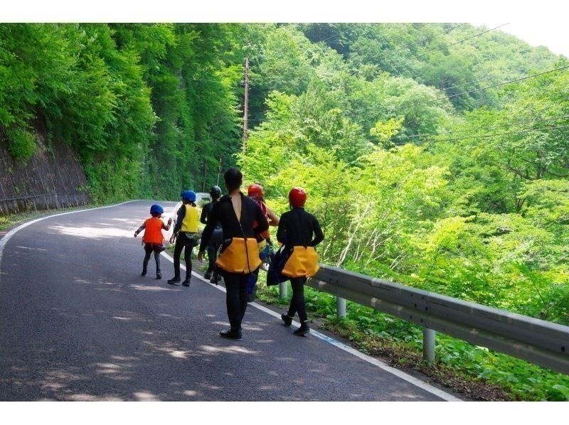 Canyoning tour & BBQ plan ☆ Free photo gift! Go to Oze's natural pool ★ 2025の紹介画像