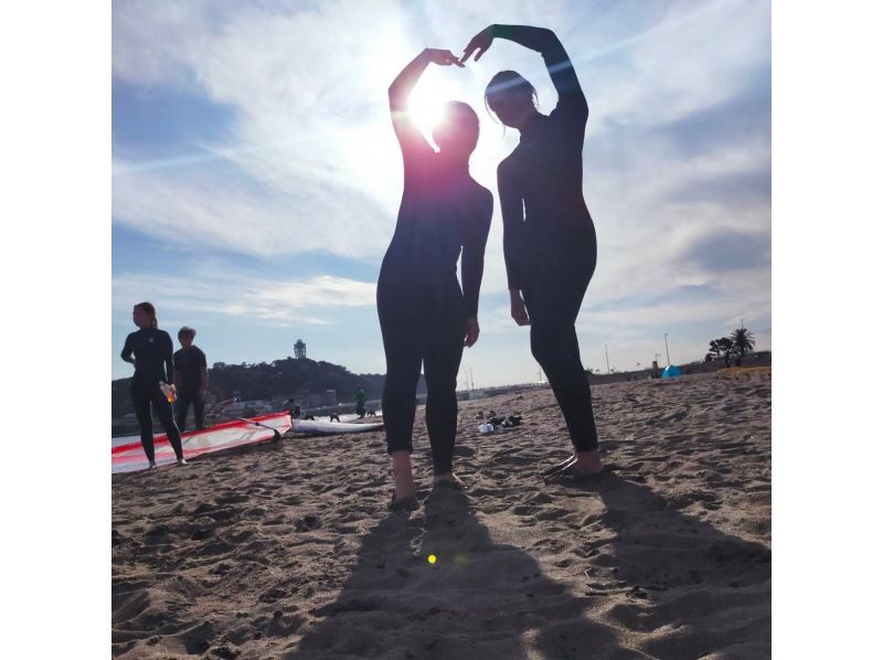 湘南・江ノ島】初心者向けサーフィンレッスン！用具レンタル等全て込み