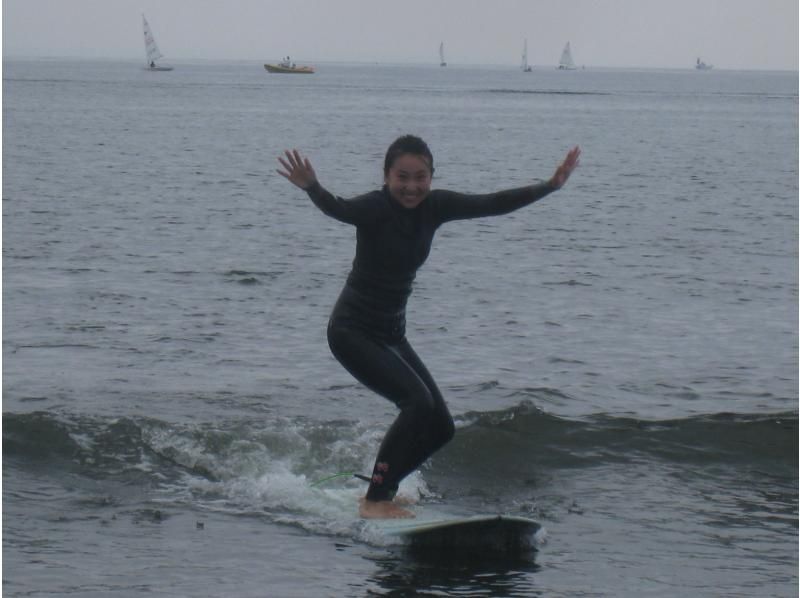 [Shonan/Enoshima] Surfing lessons for beginners! All equipment rentals included! [1 minute walk to the beach] Super Summer Sale 2024の紹介画像