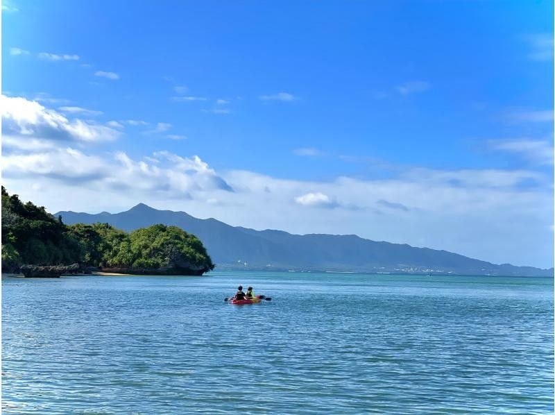 【石垣島•大満喫】「透き通る絶景の青い海」と「大自然広がる熱帯雨林のマングローブ」をSUPorカヤック体験‼️参加者9割が初体験‼️の紹介画像