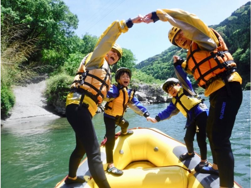 [Shikoku Yoshino River] A great experience for the whole family! Family Rafting Kochi Exciting Course OK for ages 5 and up Free photo gift!の紹介画像