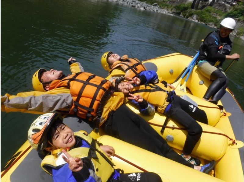 [Shikoku Yoshino River] A great experience for the whole family! Family Rafting Kochi Exciting Course OK for ages 5 and up Free photo gift!の紹介画像