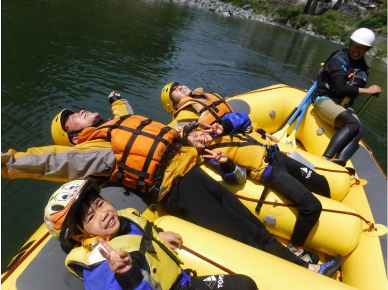 [Shikoku Yoshino River] A great experience for the whole family! Family Rafting Kochi Exciting Course OK for ages 5 and up Free photo gift!の紹介画像