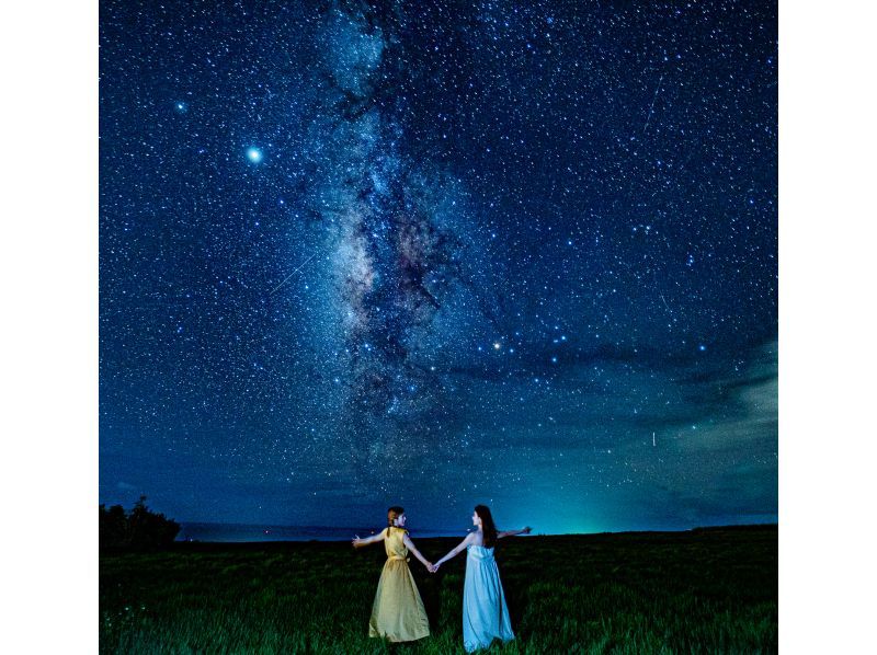 [Okinawa Miyakojima] [Starry sky photo tour] [Completely private, limited to one group] [Night tour] A hot topic on social media! A starry sky ☆ Photographed under a natural planetarium!の紹介画像