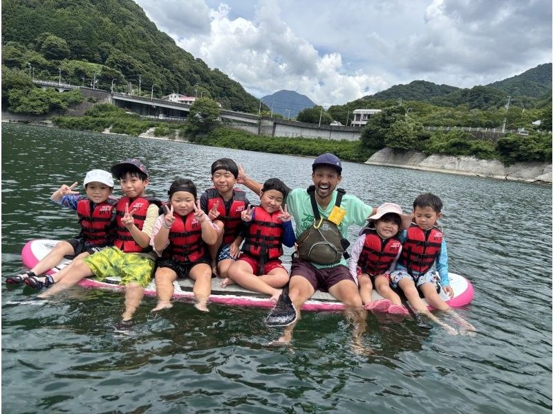 【카나가와 · 탄자】 초등학생부터 OK의 SUP 투어! 아름다운丹沢湖위를 한가로이 크루징!の紹介画像