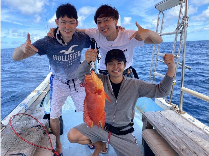 【石垣島・7.5時間】狙うは高級魚！！初心者も船長が完全サポート！1日船釣りコース【レンタル無料・手ぶらでOK・居酒屋手配】の紹介画像