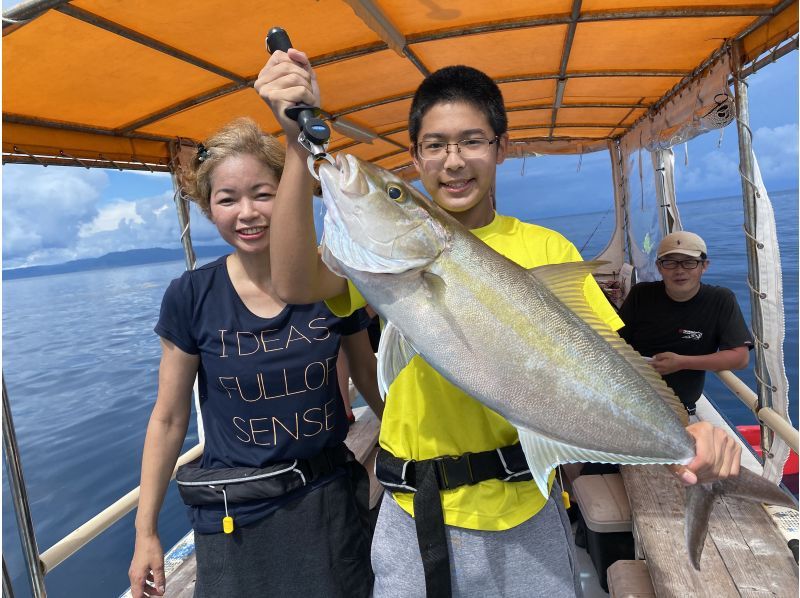 【石垣島・7.5時間】狙うは高級魚！！初心者も船長が完全サポート！1日船釣りコース【レンタル無料・手ぶらでOK・居酒屋手配】の紹介画像