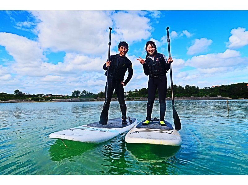【沖縄・奥武島】“1組のみ”ガイド完全貸切☆車で行ける離島でSUP体験クルージング、高画質カメラの写真プレゼント！昨年1000人以上が体験！の紹介画像