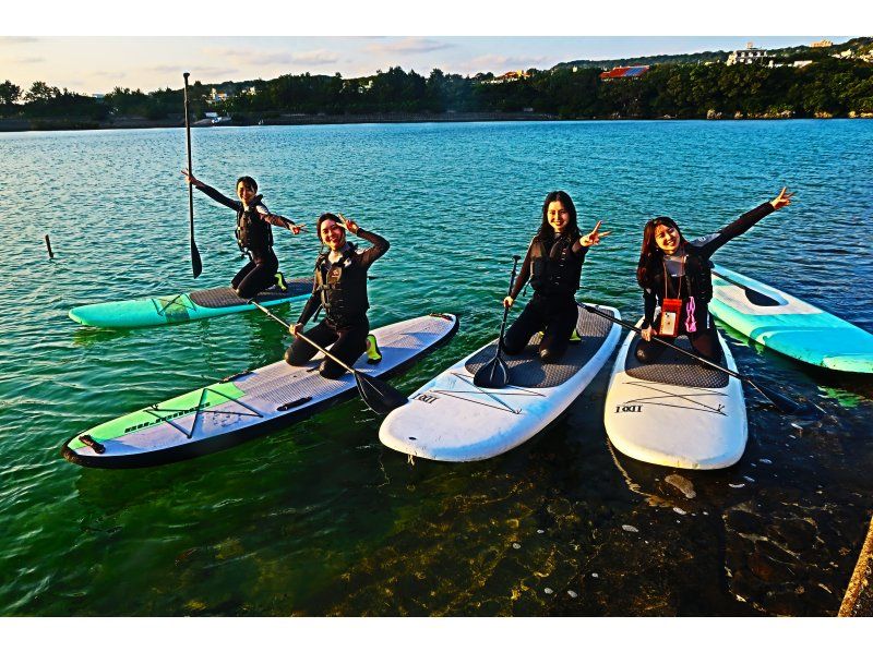 【沖縄・奥武島】&ldquo;1組のみ&rdquo;ガイド完全貸切☆車で行ける離島でサンセットSUP体験☆撮影した写真・動画を全てプレゼント！器材レンタル無料！の紹介画像