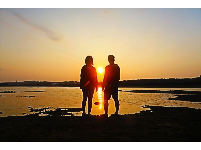 【沖縄・奥武島】&ldquo;1組のみ&rdquo;ガイド完全貸切☆車で行ける離島でサンセットSUP体験☆撮影した写真・動画を全てプレゼント！器材レンタル無料！の紹介画像