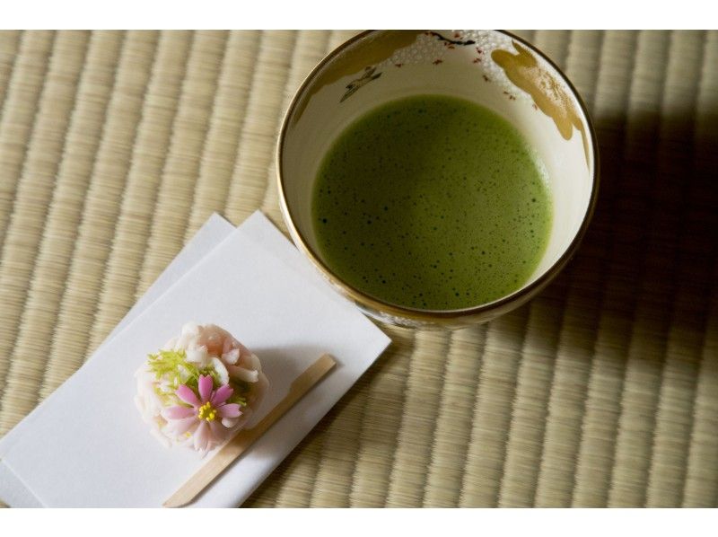 毫无疑问，它将在Instagram上看起来很棒！ [东京浅草]身穿和服的成熟茶室让您轻松享受茶道体验，孩子们也可以体验！の紹介画像