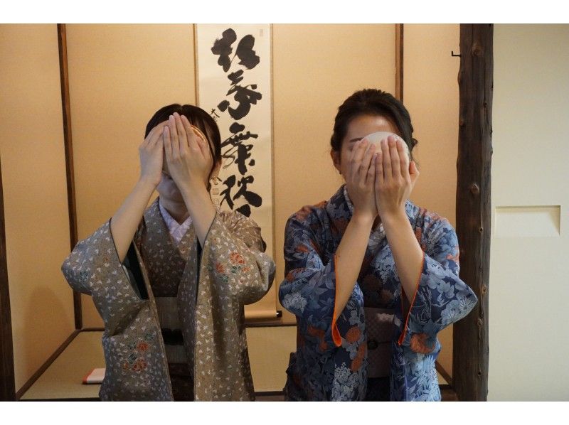 There is no doubt that it will look great on Instagram! [Asakusa, Tokyo] Tea ceremony experience that you can easily enjoy in a full-fledged tea room wearing a kimono Children can also experience it!の紹介画像
