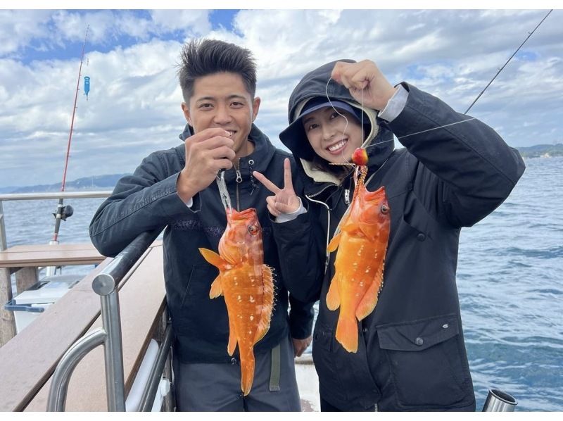 [Chiba, Katsuura] Catch big fish such as red sea bream and blue fish with lures! Experience boat fishing on a cruiser! Beginners welcome! Private plan, BBQ on the boat at the marina!の紹介画像