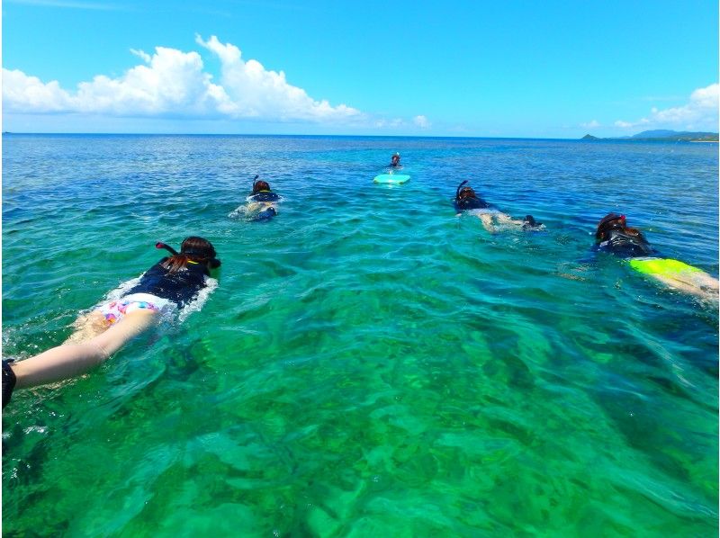 [Okinawa, Ishigaki Island] Blue Cave and Sea Turtle Snorkeling + Sunset and Starry Sky SUP [Great Value Set]の紹介画像