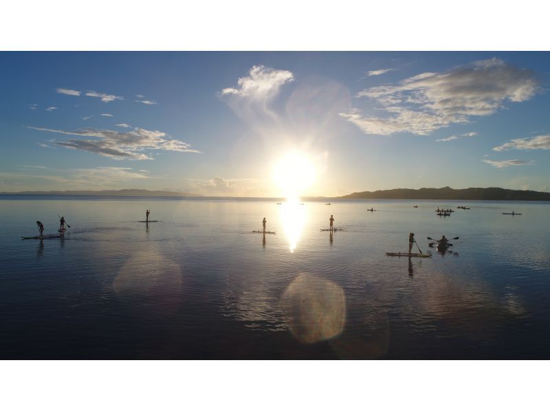 【沖縄・石垣島】青の洞窟とウミガメのシュノーケリング＋夕日と星空のSUP【お得なセット】の紹介画像