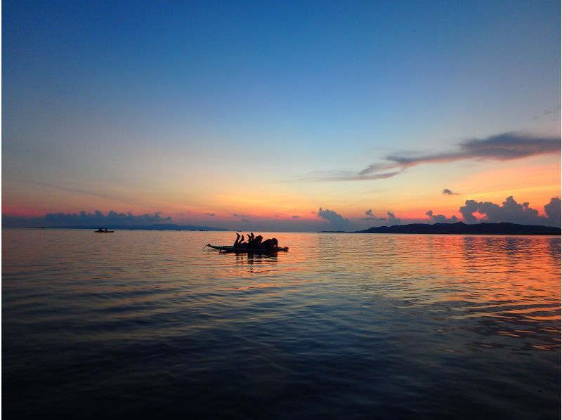 【沖縄・石垣島】青の洞窟とウミガメのシュノーケリング＋夕日と星空のSUP【お得なセット】の紹介画像