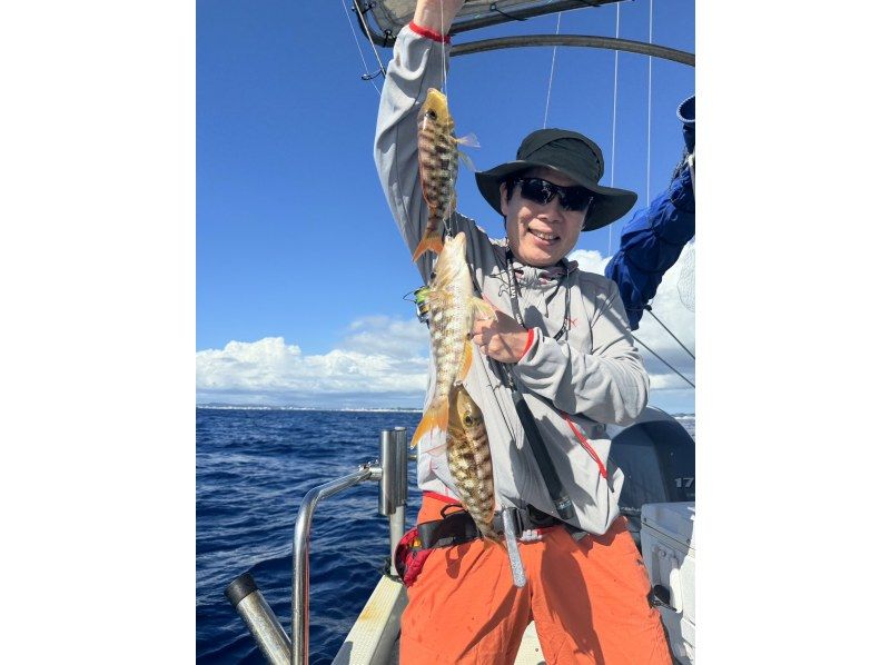 【沖縄・宜野湾】ボートフィッシング！手ぶらでOK！初心者の方でも楽しめる★1日4回開催★の紹介画像