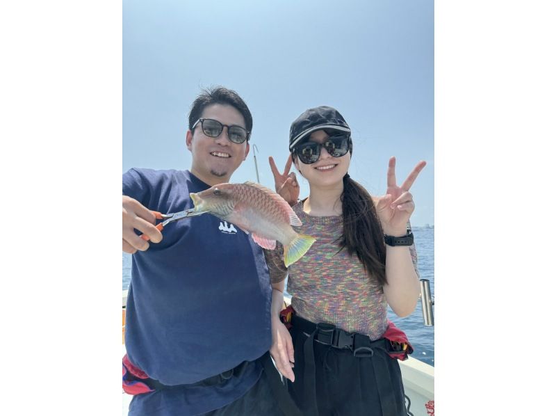 【沖縄・宜野湾】ボートフィッシング！手ぶらでOK！初心者の方でも楽しめる★1日4回開催★の紹介画像