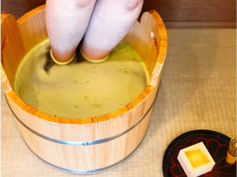 【京都・嵐山】SNSで話題の抹茶の足湯カフェ＆フットマッサージ（抹茶・30分コース）の紹介画像