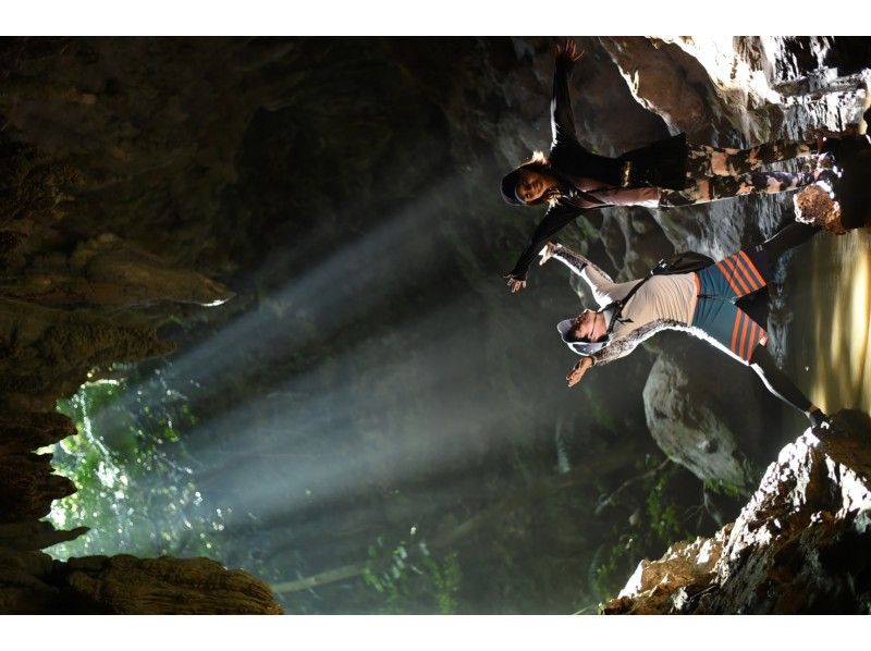 【西表島】★ 1日1組限定コース★クーラの滝遊び マングローブカヌー　洞窟探検の紹介画像