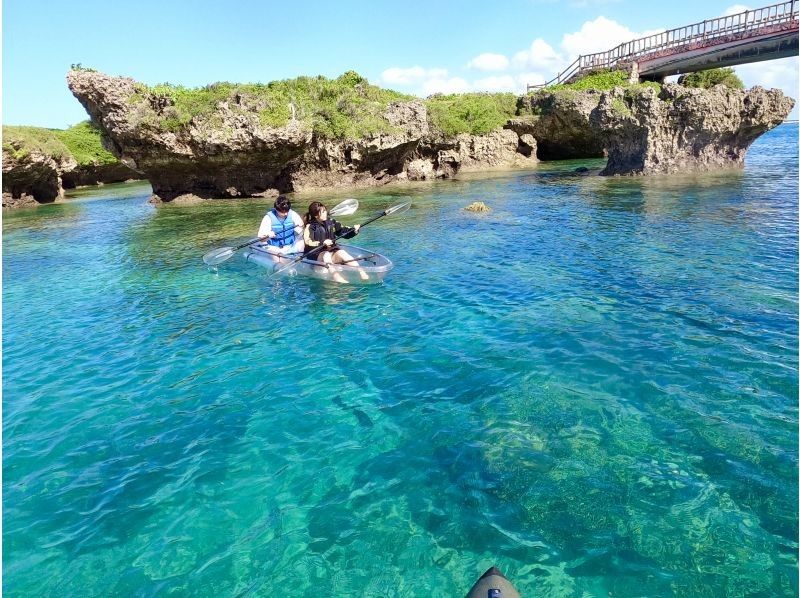 クリアカヤックとは？沖縄や北海道・支笏湖などの人気体験ツアーランキングを発表！