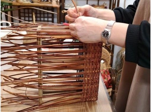 大阪市内 使いやすいサイズ 内袋もついている籐のかごバッグづくり アクティビティジャパン 大阪市内 使いやすいサイズ 内袋もついている籐のかごバッグづくり アクティビティジャパン