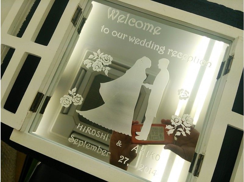 【浅草橋1分】記念日や旅行の想い出を刻むフォトフレーム作り。写真に絵柄とメッセージを加えて～ウェルカムミラーも作れる（持ち込み可）の紹介画像