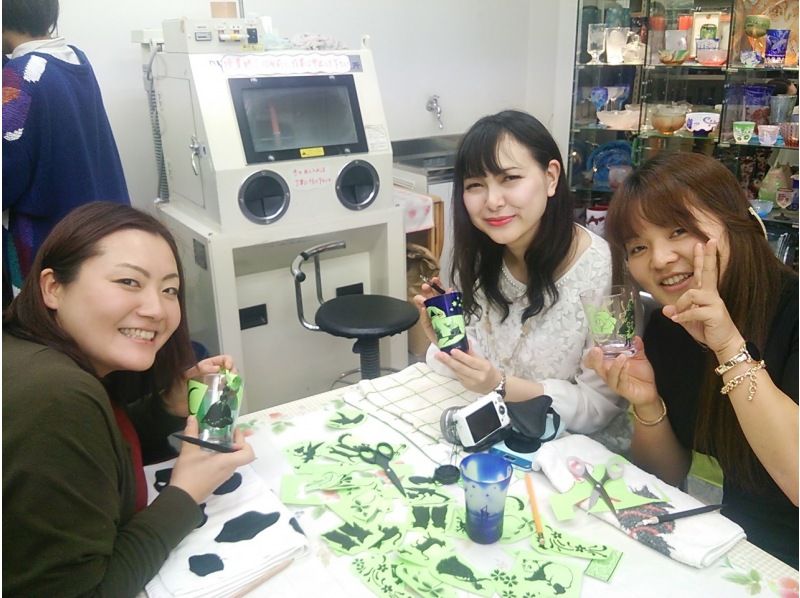 【浅草橋1分】おしゃれに乾杯！自作のワイングラスで飲むお酒は一層おいしいよ。（ブルーorピンク限定）の紹介画像