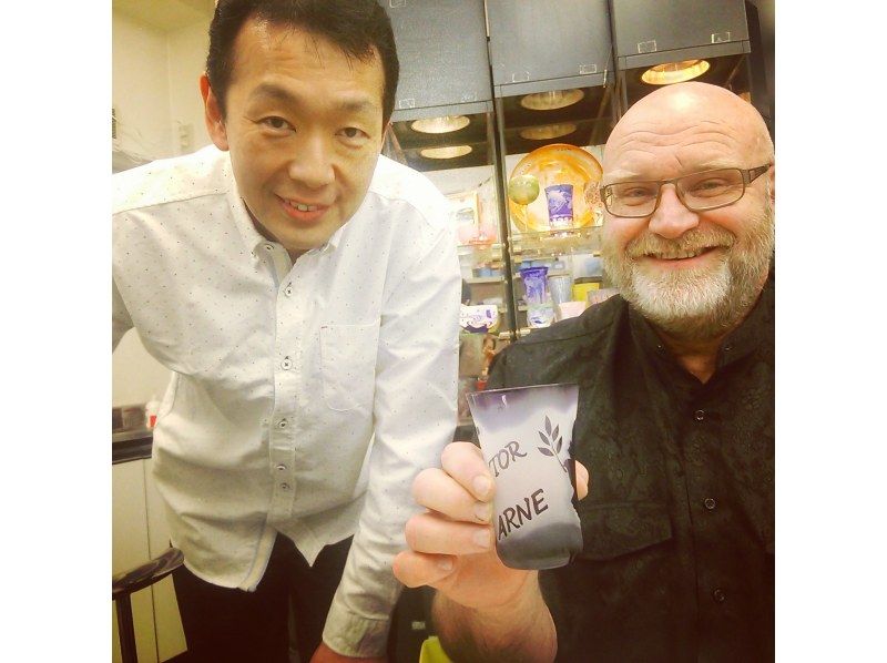 【浅草橋1分】おしゃれに乾杯！自作のワイングラスで飲むお酒は一層おいしいよ。（ブルーorピンク限定）の紹介画像