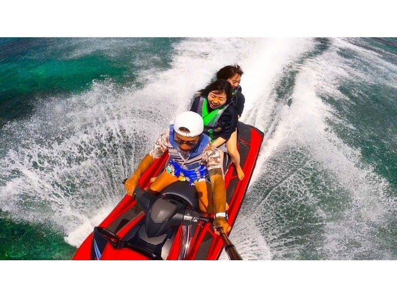 [Okinawa, Naha, Ginowan] Screaming sea play! Jet ski experience with the latest towing tube! Popular marine activity 2-piece set "A plan ♪"の紹介画像