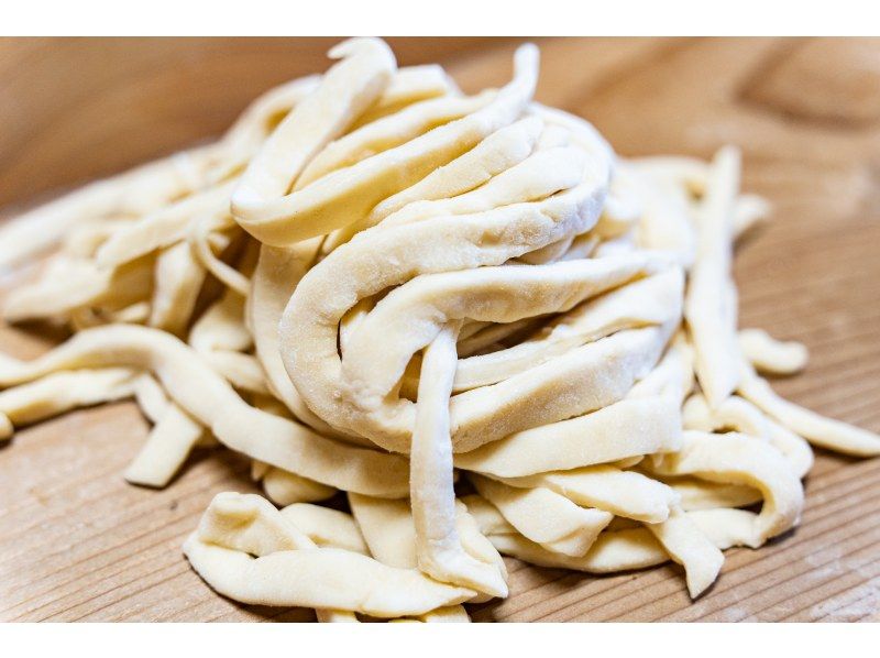 [Yamanashi/ Kawaguchiko] Yoshida's udon making experience / local cooking experience class Fujiya] ☆ 15 minutes on foot from the nearest station ☆ Accommodates up to 20 people!の紹介画像