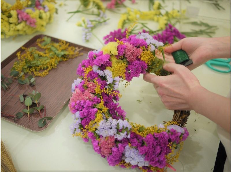 [Aichi/Nagoya size options available] Bright wreath made from dried statice flowers