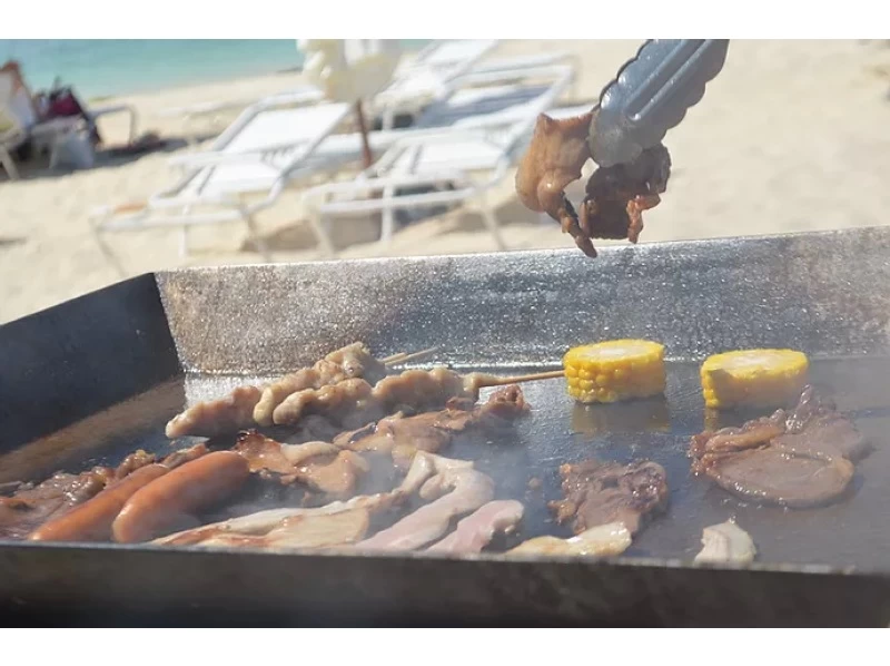[오키나와 본부 · 세 소코 섬] 바다를 보면서 해변에서 BBQの紹介画像