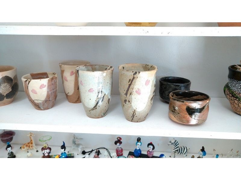 【愛知・名古屋駅5分】手ろくろ陶芸体験で作品を1点作ろう！+絵付け、色塗りもできます！の紹介画像