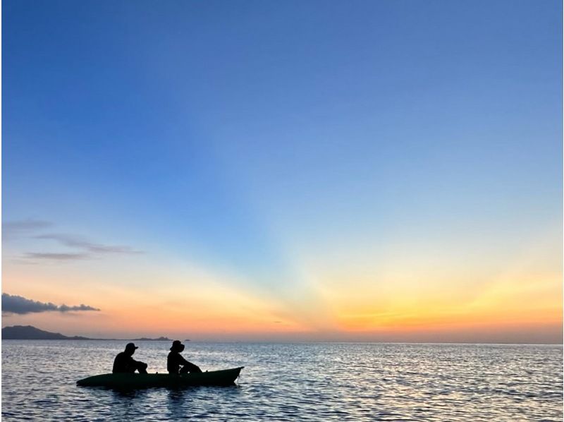 【石垣島】秘密の夕日絶景スポットと、星空保護区の神秘の夜｜サンセット＆ナイトマングローブカヤック【１組貸切／割引セール中／写真・動画無料】の紹介画像