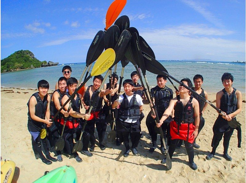 【３歳OK】【恩納村】【1組貸切り】カヤックで行く無人島＆熱帯魚シュノーケリング【駐車場無料・温水シャワー無料】の紹介画像