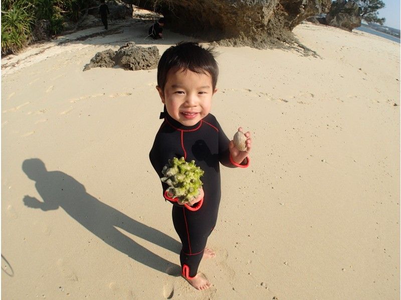 【３歳OK】【恩納村】【1組貸切り】カヤックで行く無人島＆熱帯魚シュノーケリング【駐車場無料・温水シャワー無料】の紹介画像