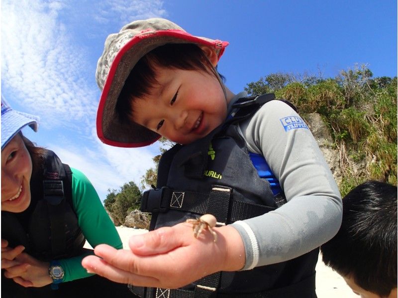 【３歳OK】【恩納村】【1組貸切り】カヤックで行く無人島＆熱帯魚シュノーケリング【駐車場無料・温水シャワー無料】の紹介画像