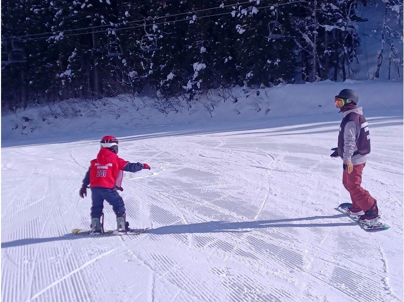 【長野・白馬さのさかスキー場】はじめてのスノーボードでも簡単！スノーボード初心者向けレッスンの紹介画像